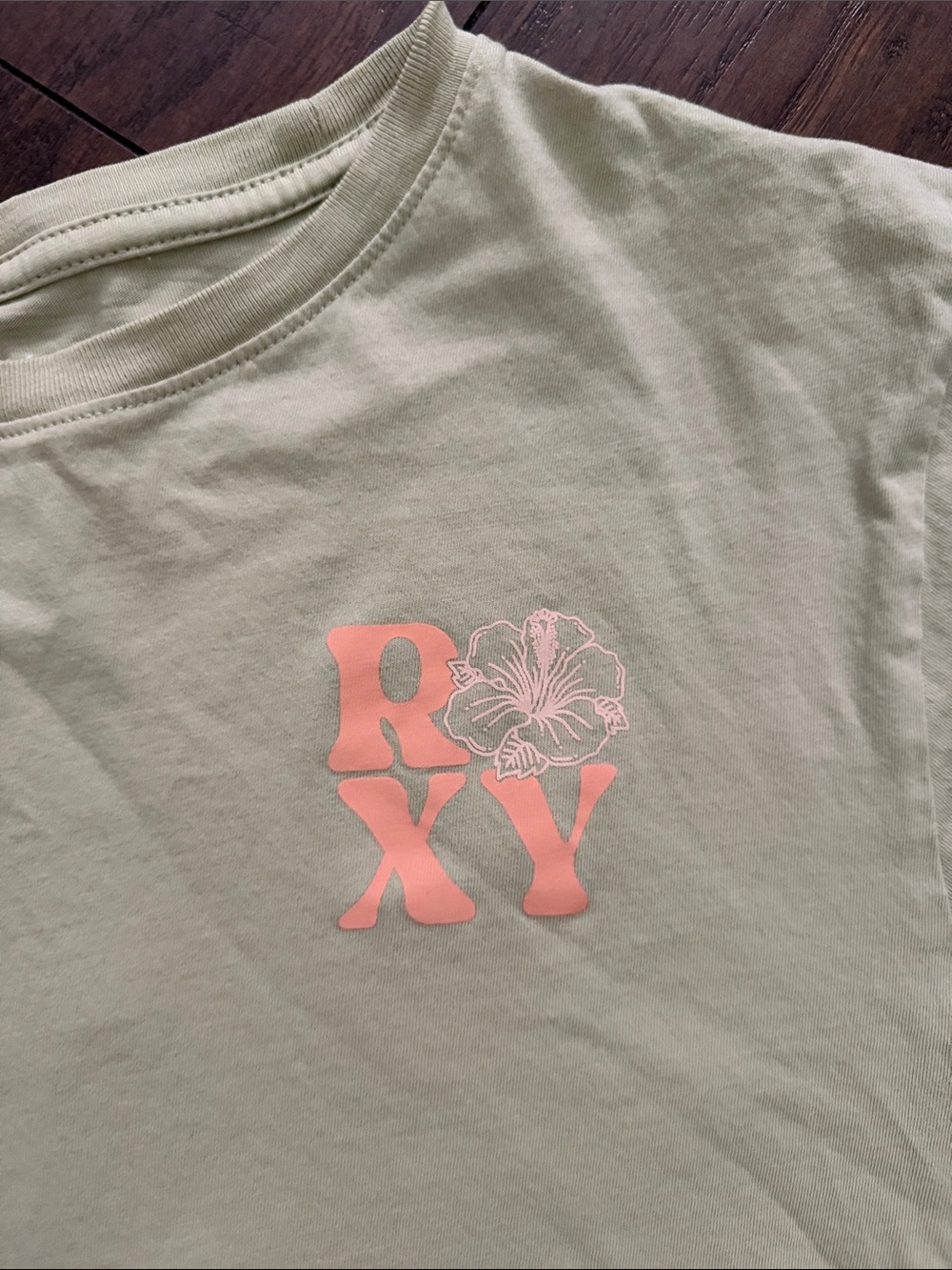Girls Roxy shirt. - Picture 2 of 4